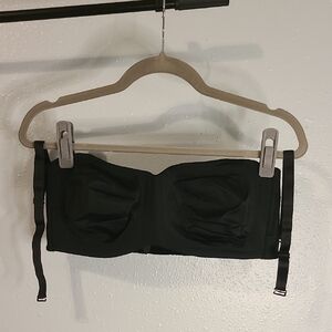Elegant Black Strapless Underwire Bra.